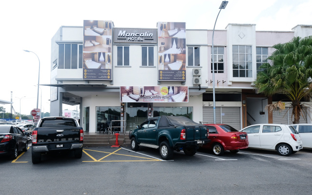 Super OYO 43935 Mancalin Hotel