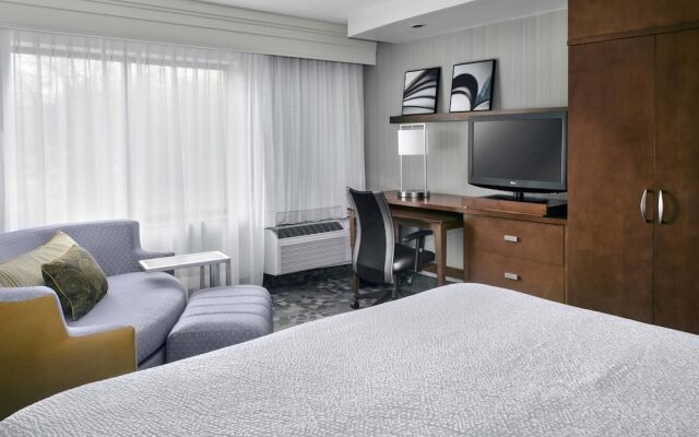 Courtyard Paramus