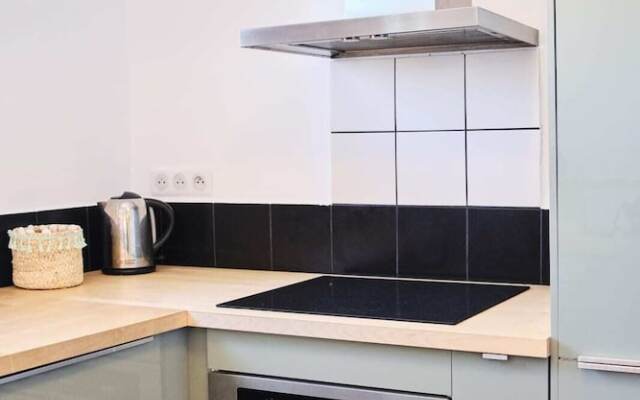 3 Bedrooms Hypercenter Terrace and Parking