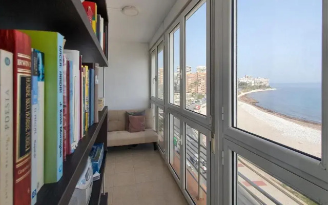 Ático en 1ª línea con impresionantes vistas al mar