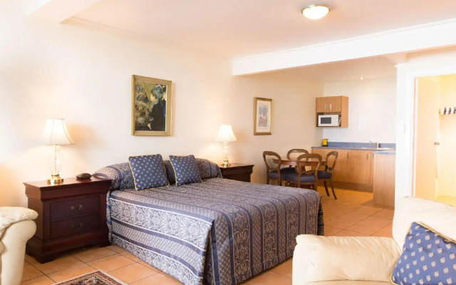 The Commodores Lodge