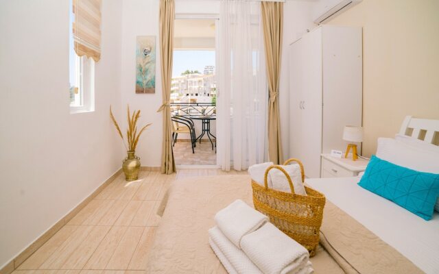 Deluxe Studio Apartment with Sea view