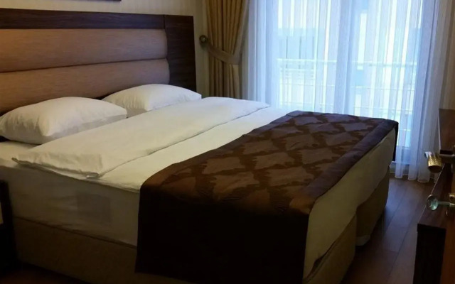 Panagia Suite Hotel