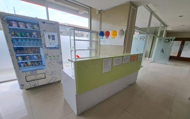 Capital O 93481 Apartement Grand Asia Afrika By Kelola Room