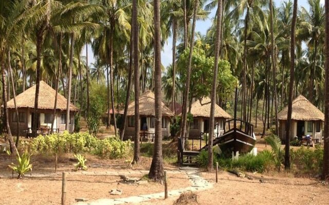Central Hotel Ngwe Saung