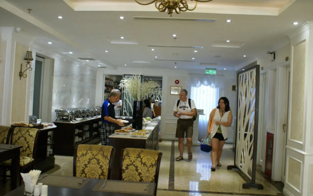 City Bay Palace Hotel