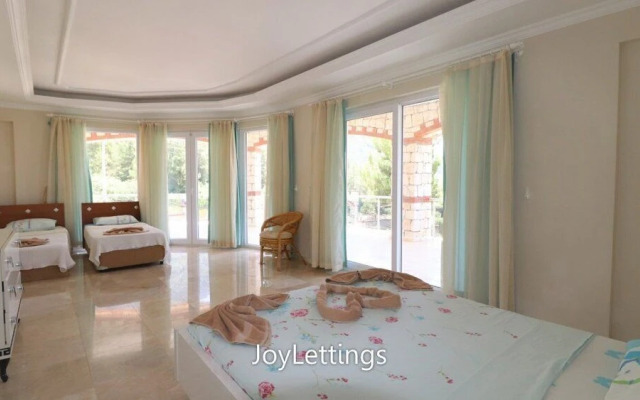 Villa NKL1 by JoyLettings