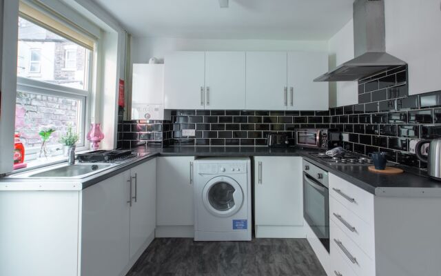 Charming 4-bed, Pet Friendly House in Liverpool