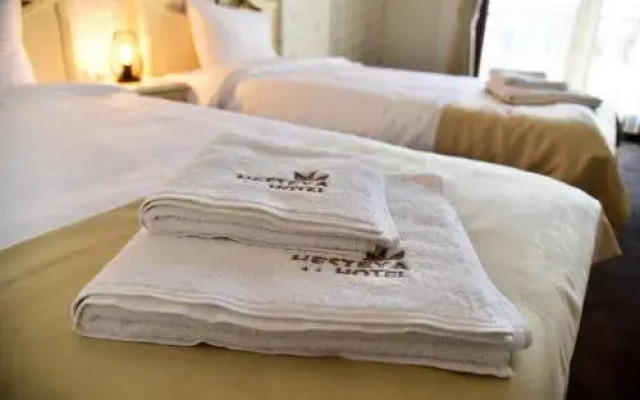Hesteya Hotel