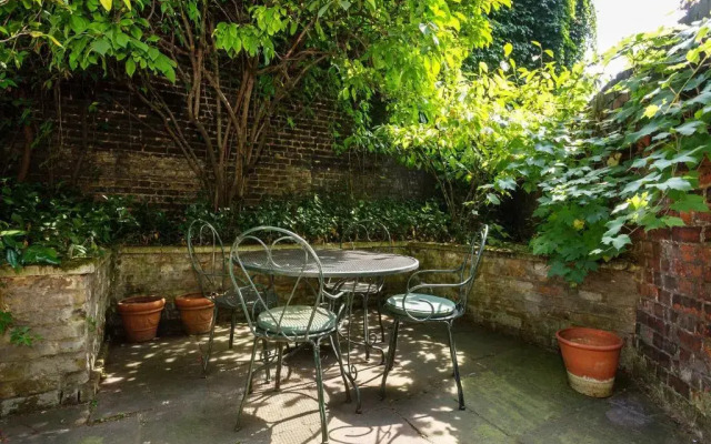 Sloane Square Hideaway