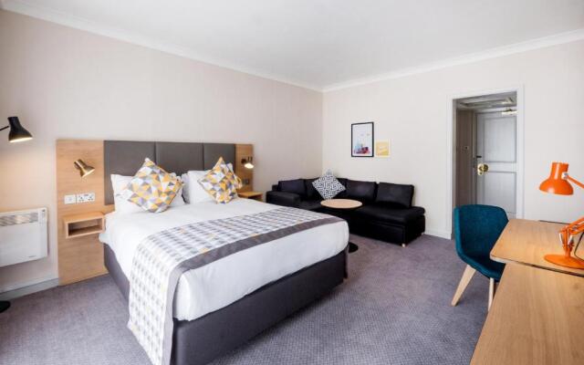 Holiday Inn Farnborough by IHG