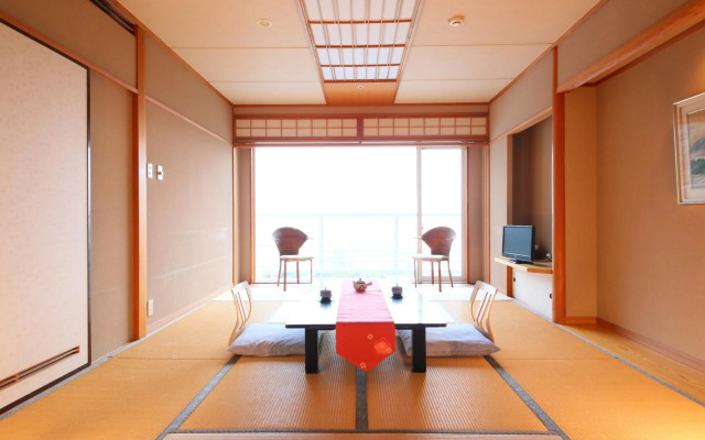 Crystal View Hotel	