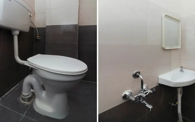 OYO 47251 M&m Rooms