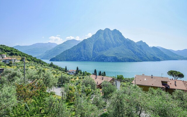 Beautiful Apartment in Riva di Solto With 3 Bedrooms and Wifi