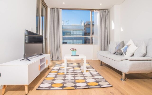 Roseberry Apartment For Travelling Couple In Green Square