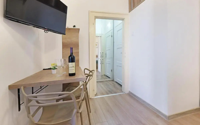 Ikar Apartments