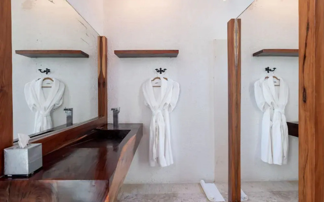 Casa Aakbal
