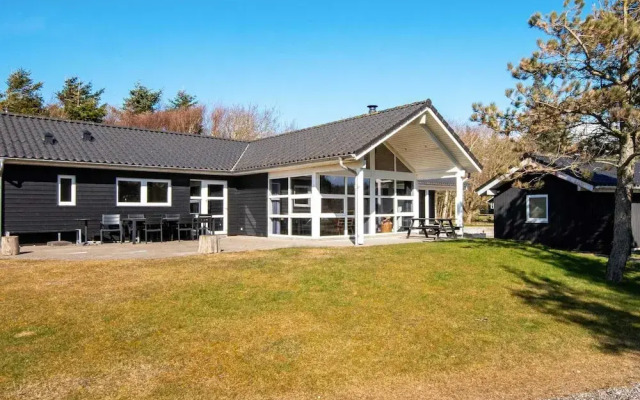 10 Person Holiday Home in Logstor-by Traum