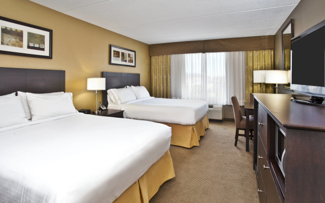 Holiday Inn Express & Suites Kingston Central by IHG