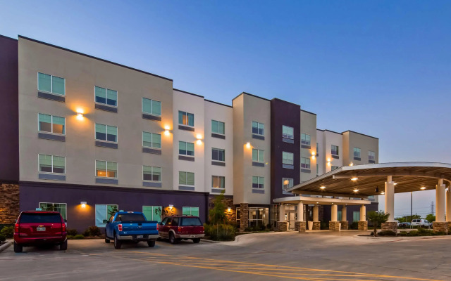 Best Western Plus Roland Inn & Suites