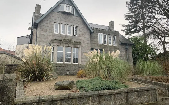 Aberdeen Serviced Apartments - The Lodge
