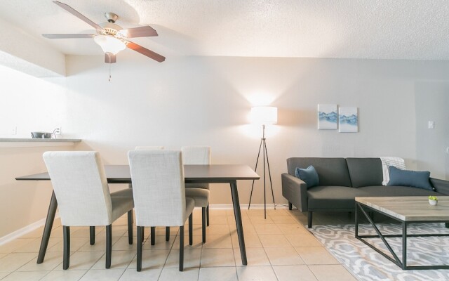 The Economy Suites of East Austin