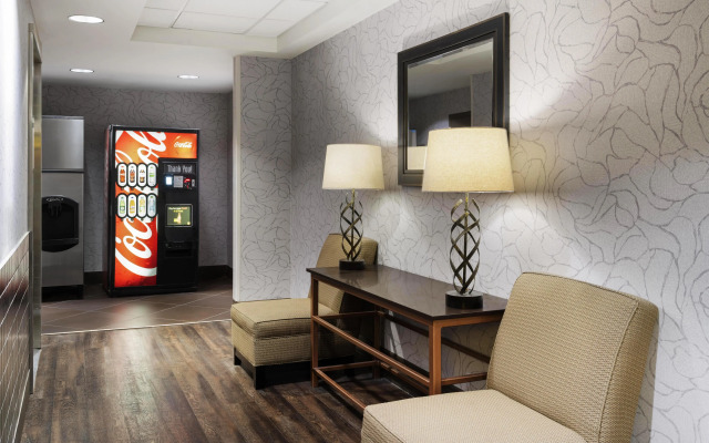 Best Western Premier Freeport Inn Calgary Airport