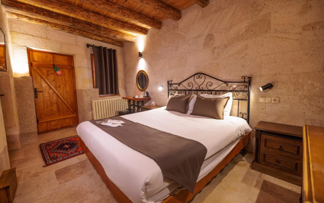 Canyon Cave Hotel