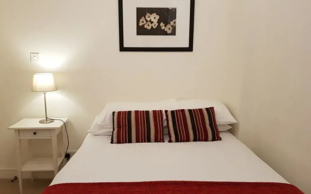Modern 2 Bedroom Flat in Victoria - Zone 1