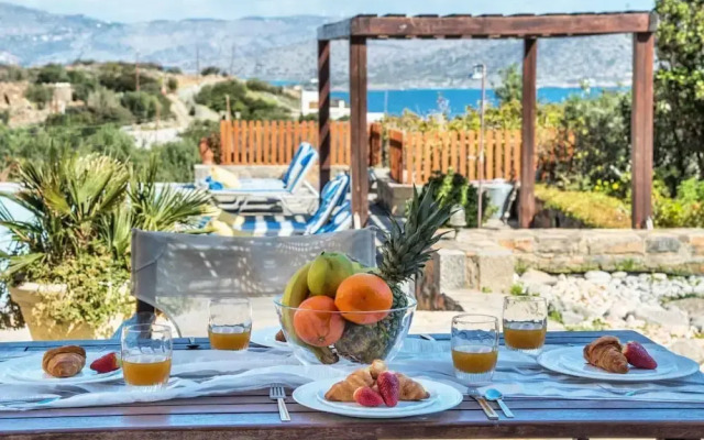 Glan Y Mor Villa Villa With Outdoor Pool