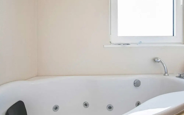 Luxury Spa Retreat Near Sea - By Traum Ferienwohnungen