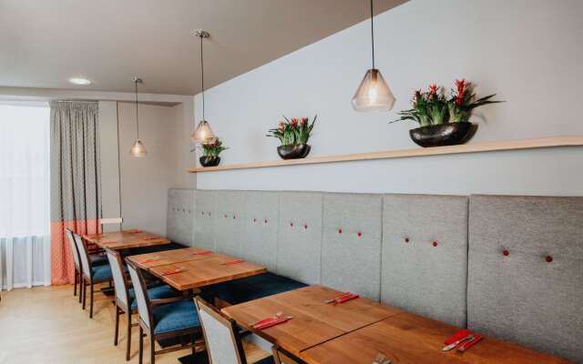 Ramada Encore by Wyndham Newcastle-Gateshead