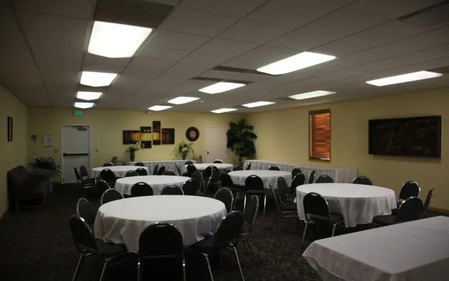 Days Inn & Suites by Wyndham Golden/Denver West