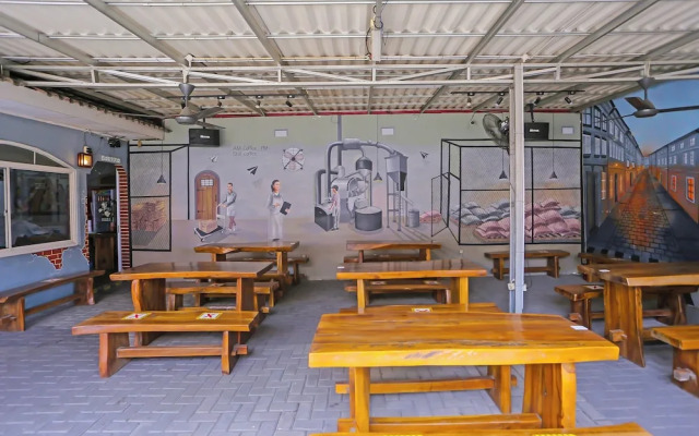 Hotel Danau Indah by OYO Rooms