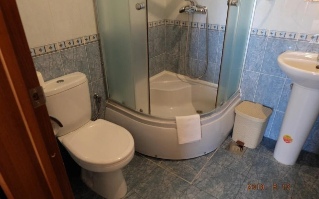 Lazurniy Guest House