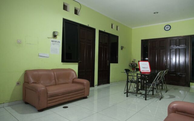 Reddoorz near Kejaksaan Negeri Surabaya