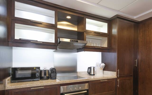 LUX  The Stunning Fountain View Suite