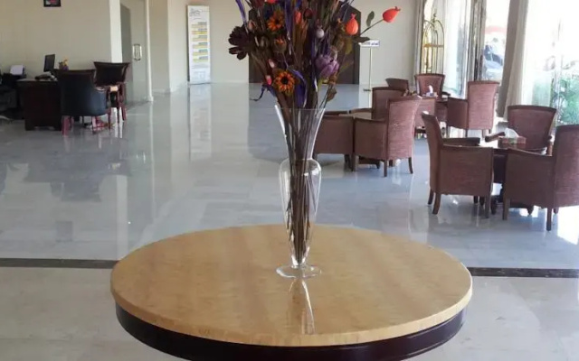 Tulip Inn Sea View