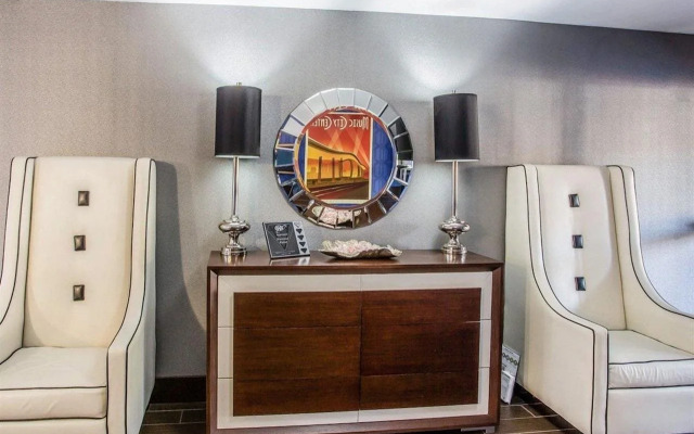 Quality Suites Nashville Airport