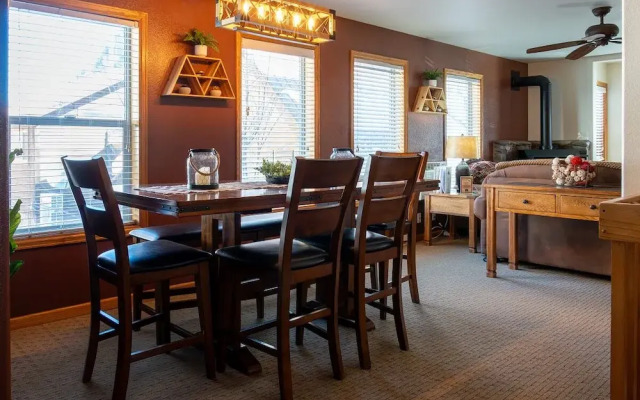 Alpenglow Three Bedroom Two Bath A15