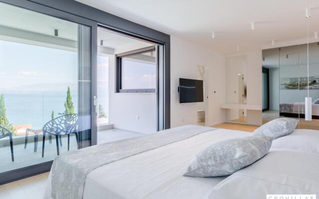 Pax in Sutivan with 3 bedrooms and 3 bathrooms