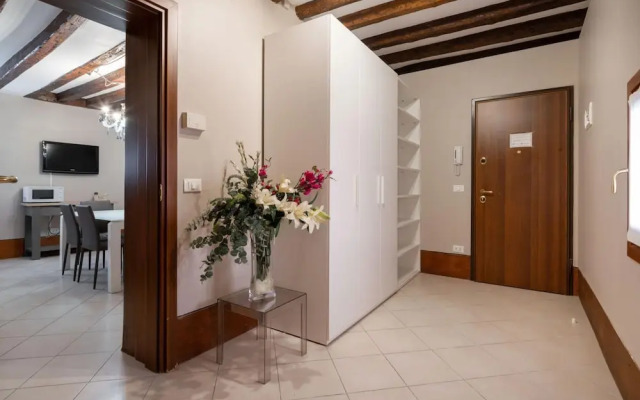 Herion Palace Apt 1 - Locz