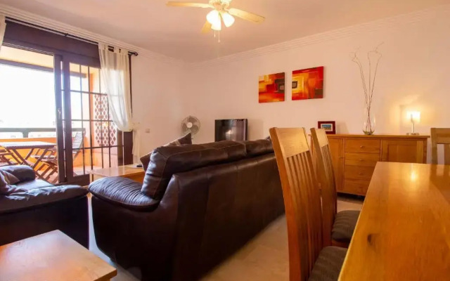 (HAR002) Sea View Apartment 200m to Beach