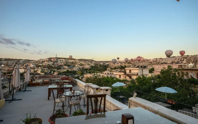 Vineyard Cave Hotel