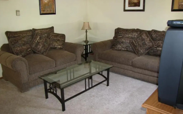 Kern Riverfront Lodge