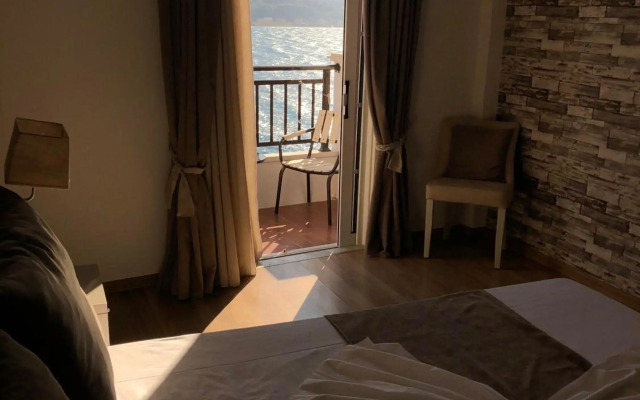 Mirini Hotel