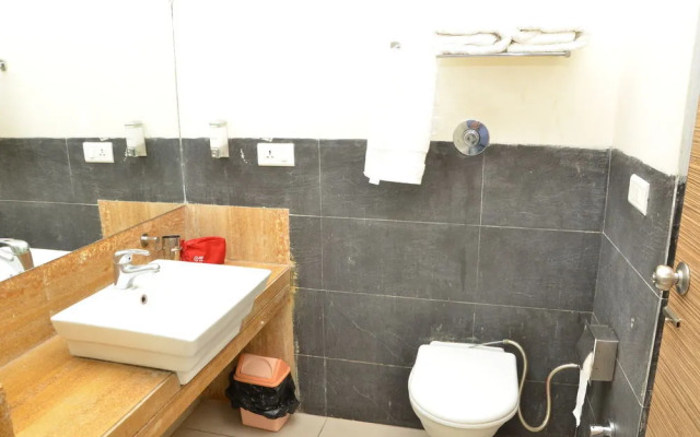 Hotel City Home by OYO Rooms
