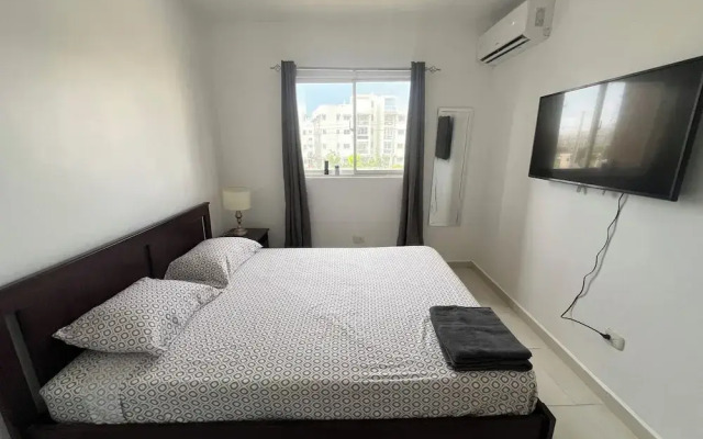 Apartment Near Beach And Airport