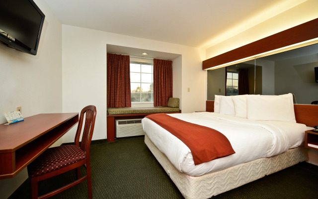Americas Best Value Inn & Suites Lake Charles at I-210 E 5