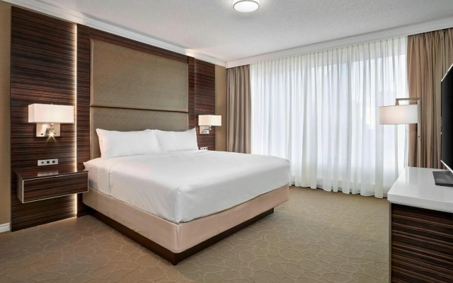 Delta Hotels by Marriott Edmonton Centre Suites